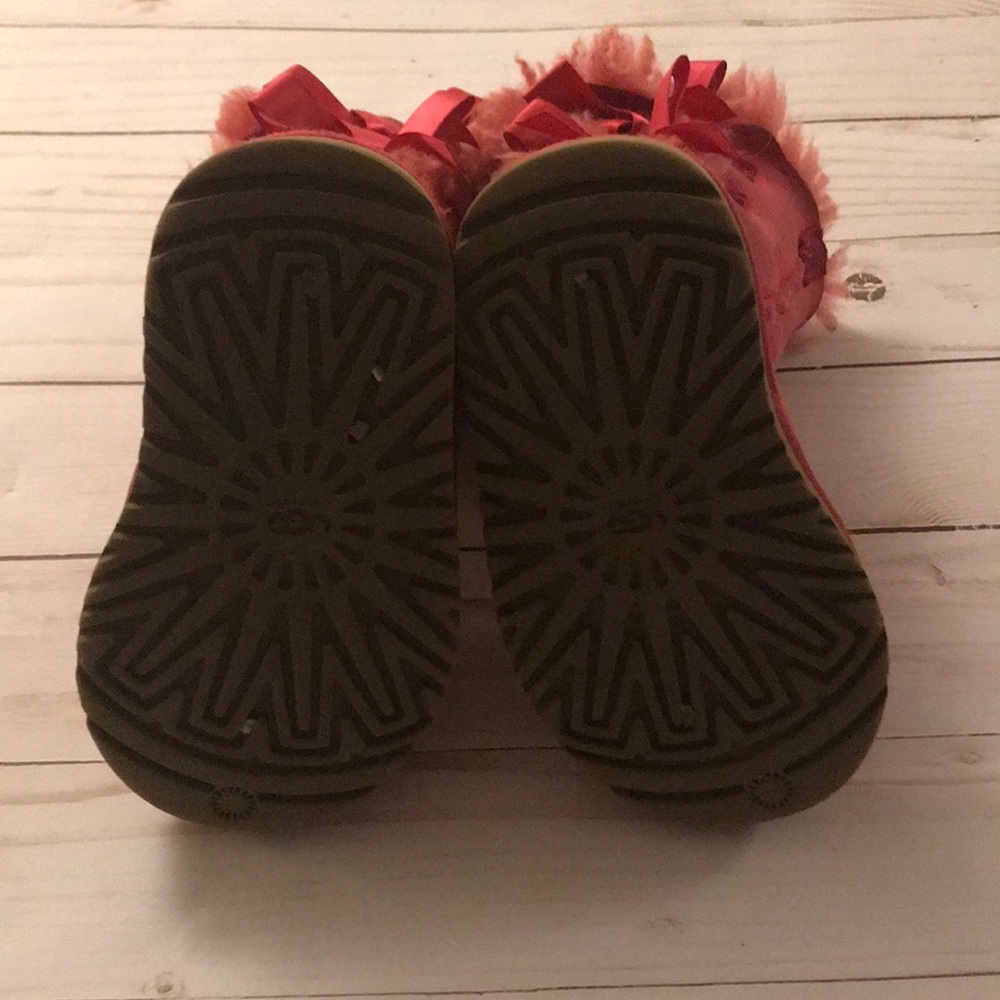 UGG Toddler Bailey Bow Pink Suede Boots Size 6 - Picture 3 of 4